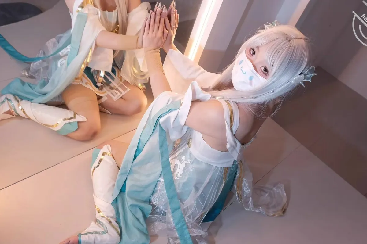 白虎福利姬@爱吃雪糕 尺度剧情片合集 第二弹 [15V352P_2.80GB]